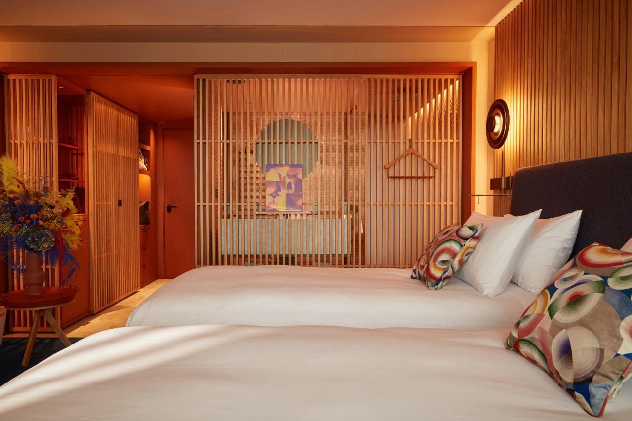 So/ Paris Hotel Ngoại thất bức ảnh A room at the hotel