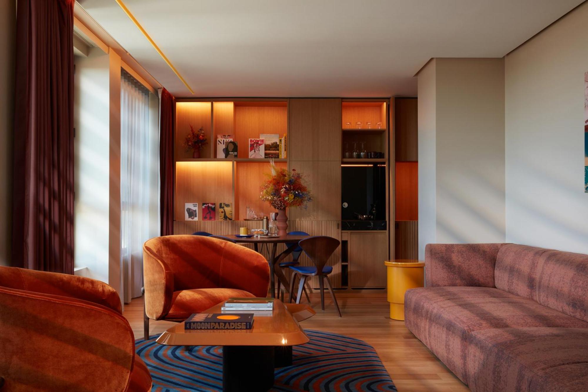 So/ Paris Hotel Ngoại thất bức ảnh A suite at the Mandarin Oriental, Munich
