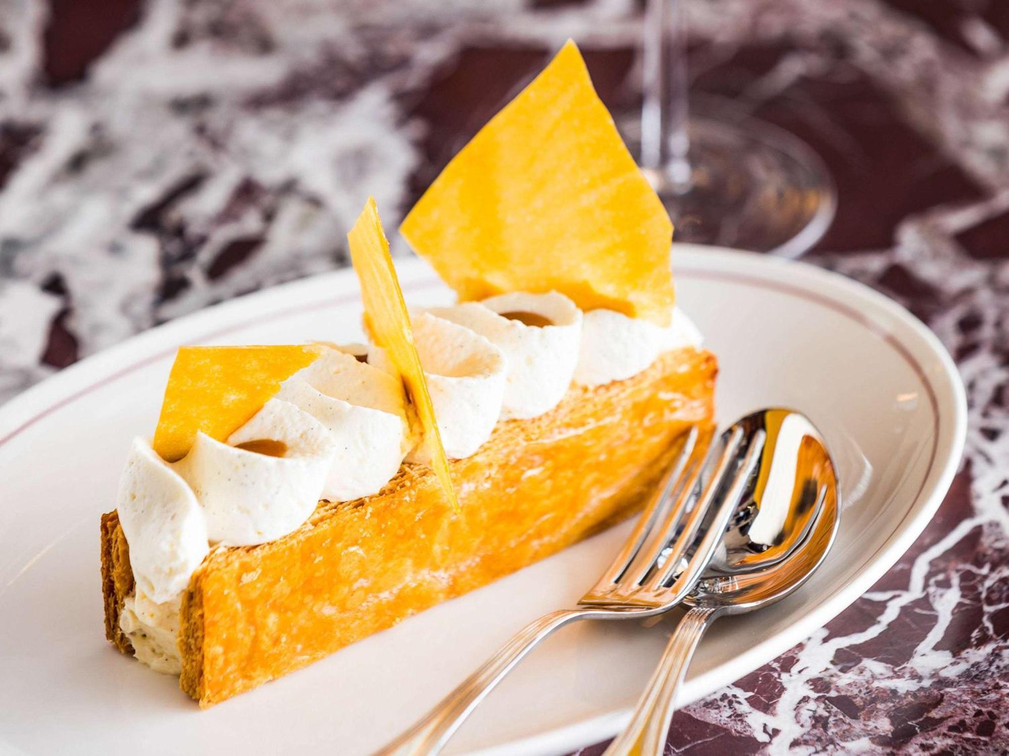 So/ Paris Hotel Ngoại thất bức ảnh A slice of mango float